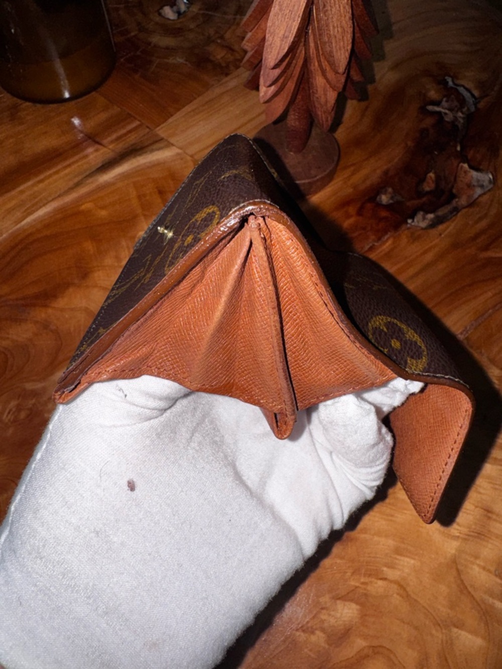 Louis Vuitton Monogram Porte
Monnaie Plat Coin Purse Wallet
Brown/ - Picture 8 of 14